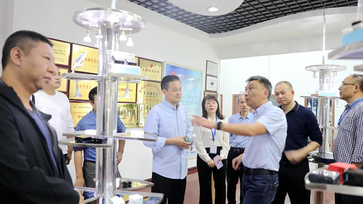 市政協副主席、九三學社郴州市委主委潘執坤一行調研炬神電子